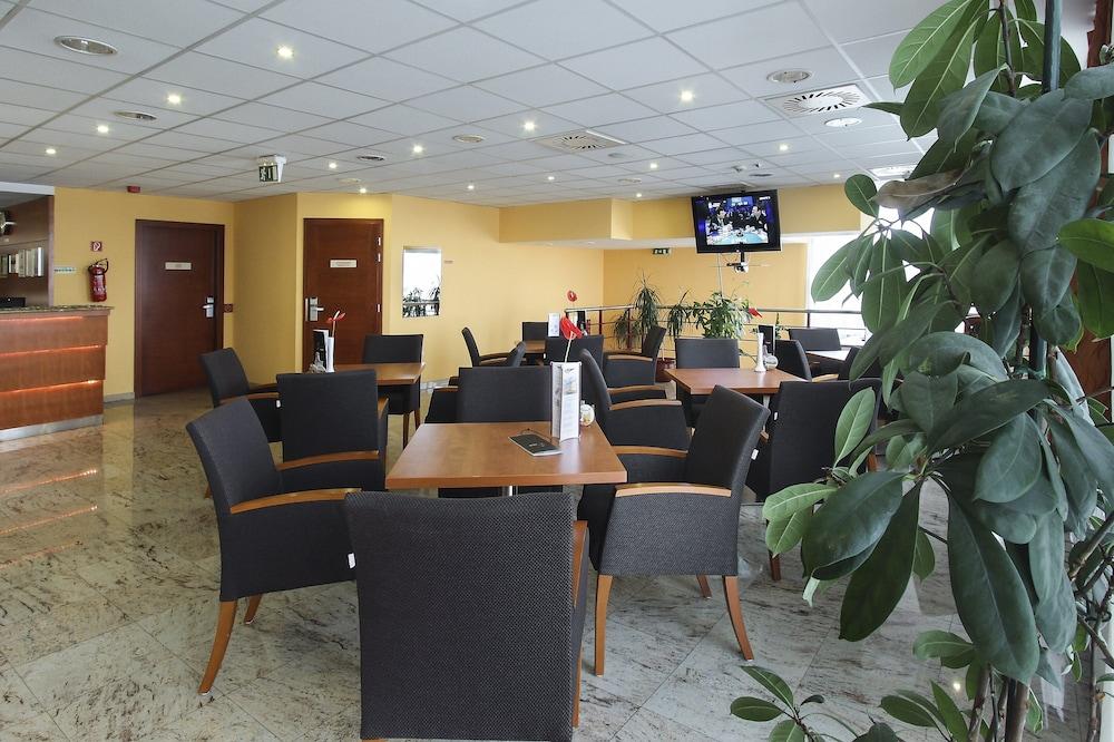 Airport Budapest Hotel