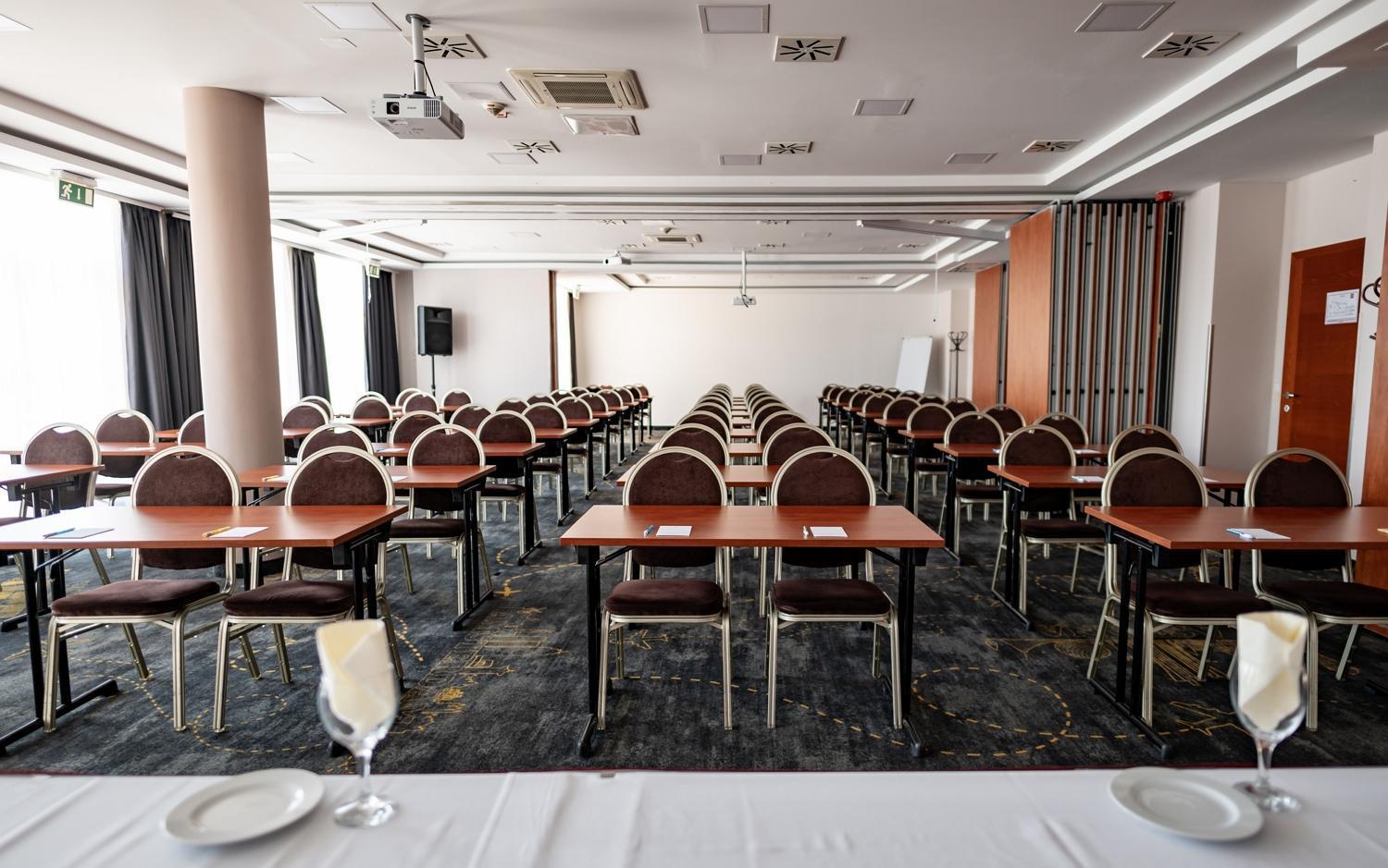 Airport Budapest 4* Vecses